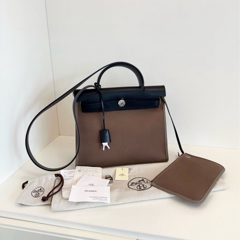 【98新以上🆕】Hermes Herbag 31 外縫線大象灰拼靛藍色 銀扣手提包 斜挎單肩包