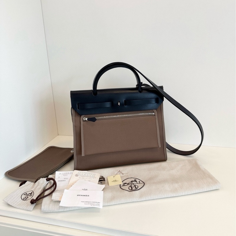 【98新以上🆕】Hermes Herbag 31 外縫線大象灰拼靛藍色 銀扣手提包 斜挎單肩包-1