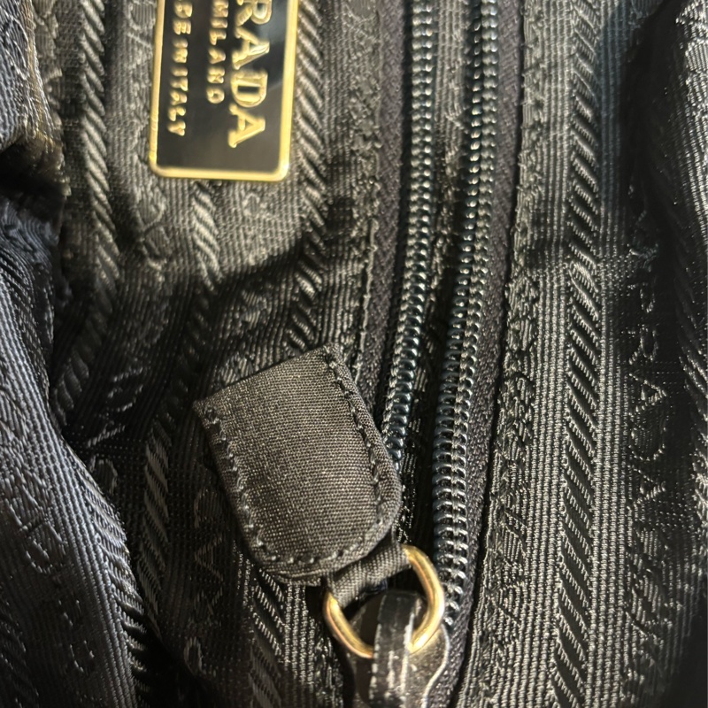 🏷️ Prada 降落傘包-13