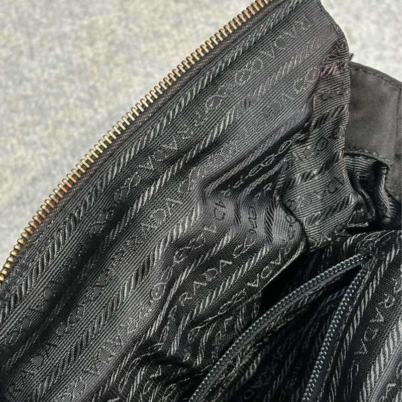 🏷️ Prada 降落傘包-16