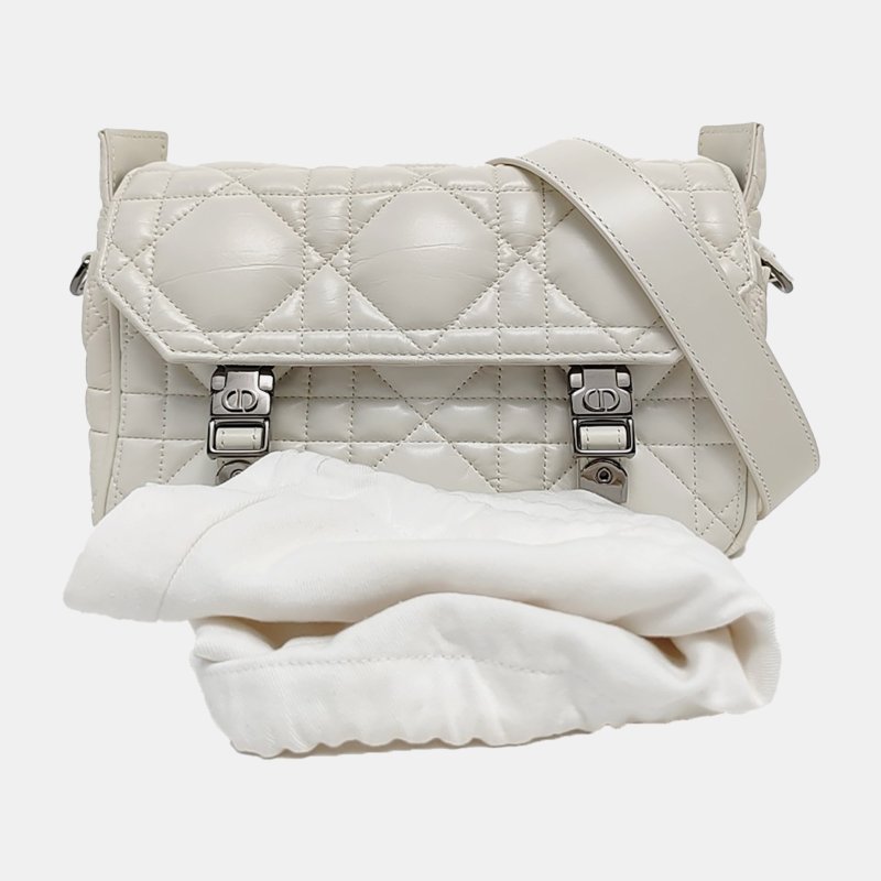 DIOR Diorcamp 小號 奶白色羊皮藤格紋絎縫斜挎包 黑色五金 可拆卸肩帶-7