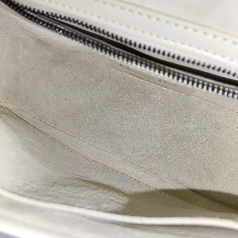 DIOR Diorcamp 小號 奶白色羊皮藤格紋絎縫斜挎包 黑色五金 可拆卸肩帶-13