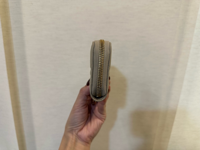 Dior 沙色羊皮金釦LadyDiorVoyageurㄇ拉4卡零錢卡包S09850ONMJ-2