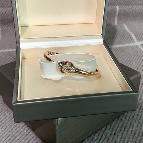 Bvlgari 寶格麗Serpenti蛇形系列 18K玫瑰金鑽石手鐲 s碼，合適15～16手腕，2020購入