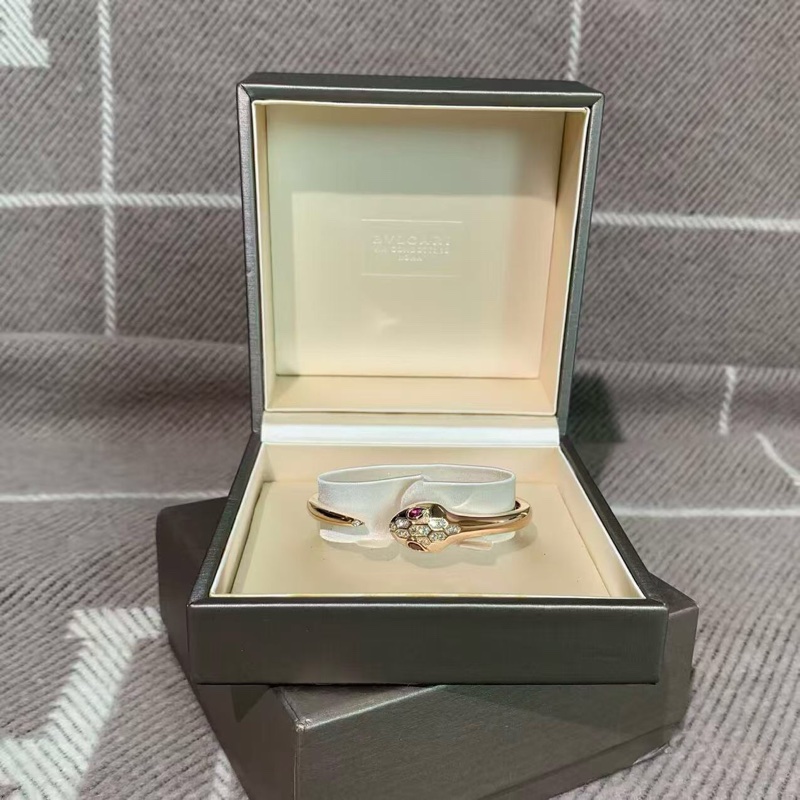 Bvlgari 寶格麗Serpenti蛇形系列 18K玫瑰金鑽石手鐲 s碼,合適15~16手腕,2020購入-1