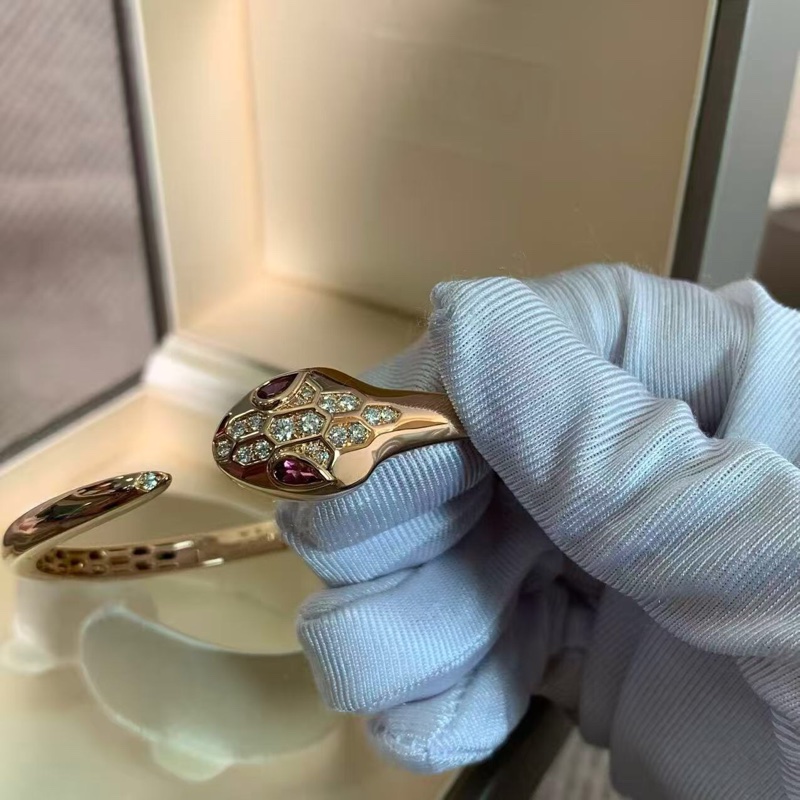 Bvlgari 寶格麗Serpenti蛇形系列 18K玫瑰金鑽石手鐲 s碼,合適15~16手腕,2020購入-2