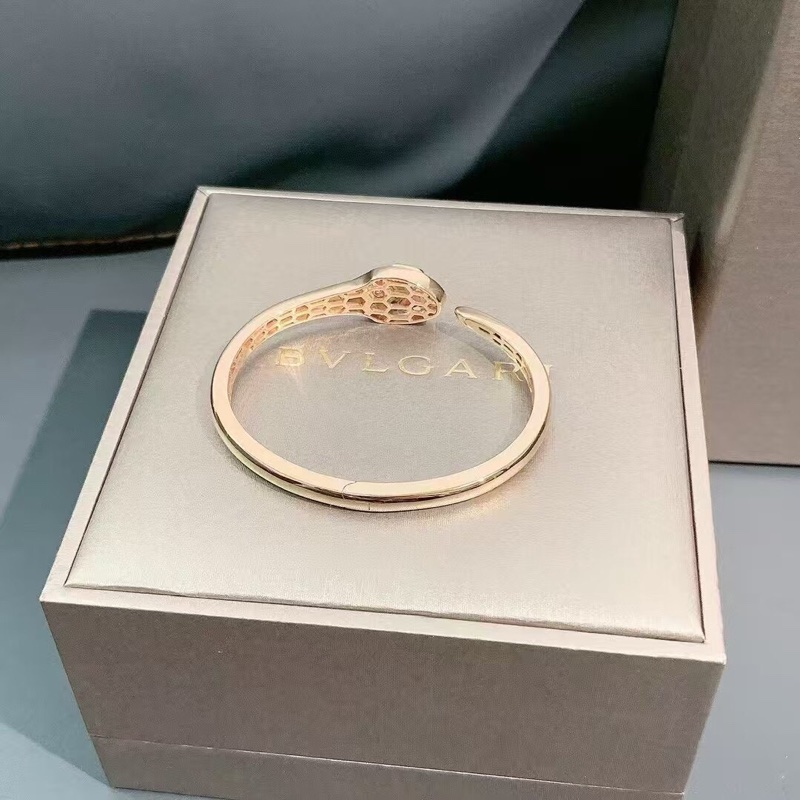 Bvlgari 寶格麗Serpenti蛇形系列 18K玫瑰金鑽石手鐲 s碼,合適15~16手腕,2020購入-3