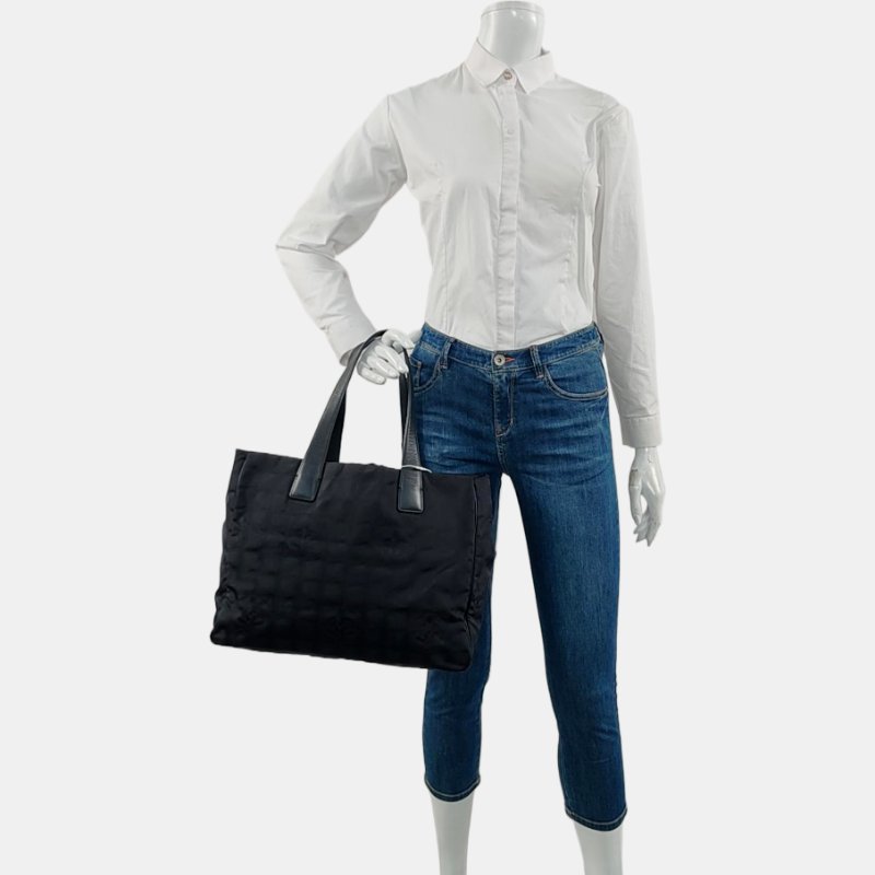 CHANEL TRAVEL LINE黑色尼龍冰格單肩包手提包 金色五金 8開-1