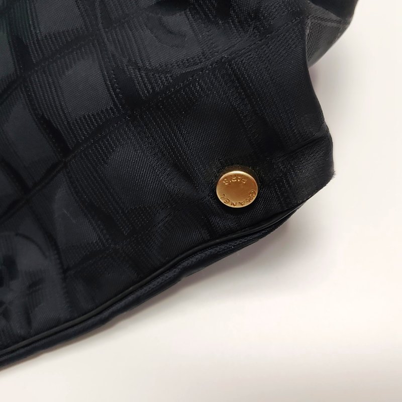 CHANEL TRAVEL LINE黑色尼龍冰格單肩包手提包 金色五金 8開-8