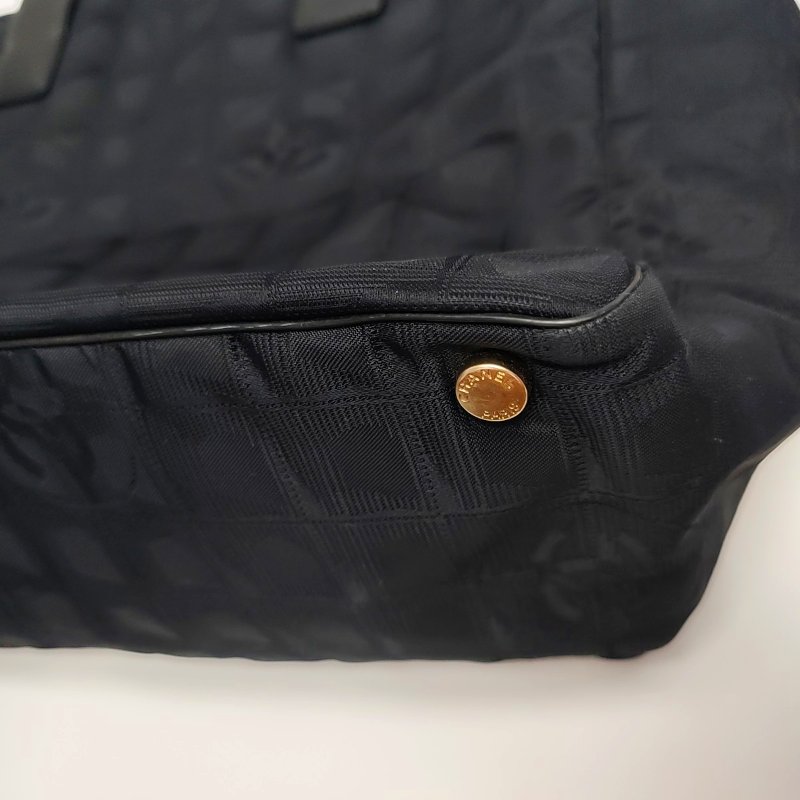 CHANEL TRAVEL LINE黑色尼龍冰格單肩包手提包 金色五金 8開-9