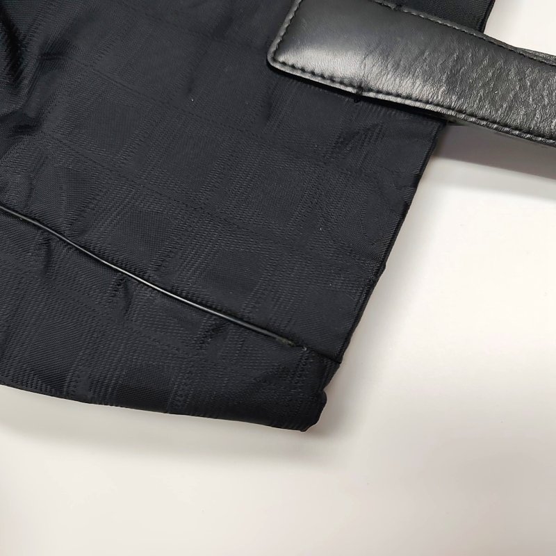 CHANEL TRAVEL LINE黑色尼龍冰格單肩包手提包 金色五金 8開-11