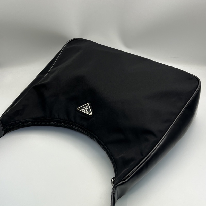 🏷️ Prada Hobo (尼龍拼接牛皮-2