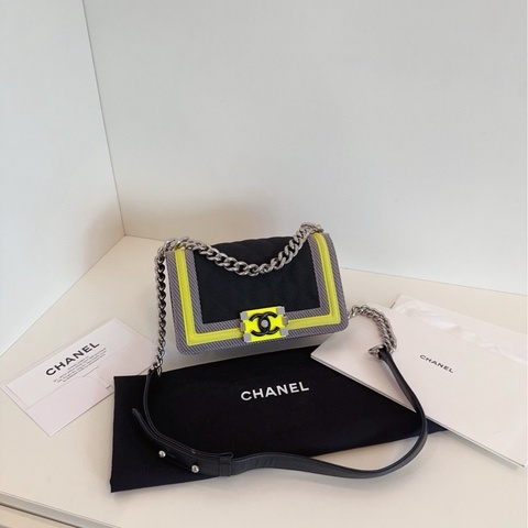 【98新以上🆕】Chanel 限量走秀款 帆布三拼色Leboy小號 斜挎包