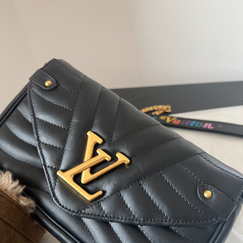 (🌷國外現貨) 🏷LV 路易威登.New Wave 斜背包/扭扭包 M51683-8