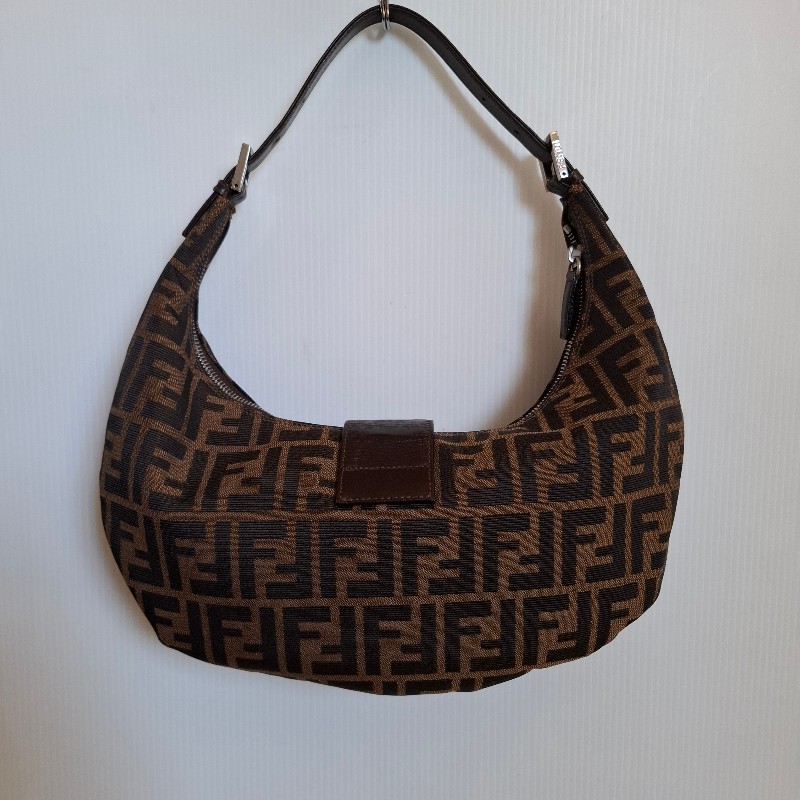 FENDI vintage 新月包「牛角包」彎月包-4