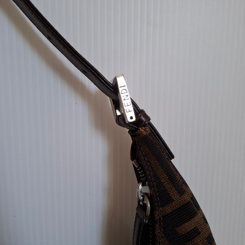 FENDI vintage 新月包「牛角包」彎月包-5