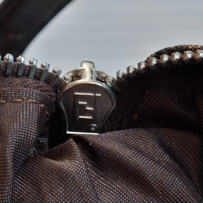 FENDI vintage 新月包「牛角包」彎月包-10