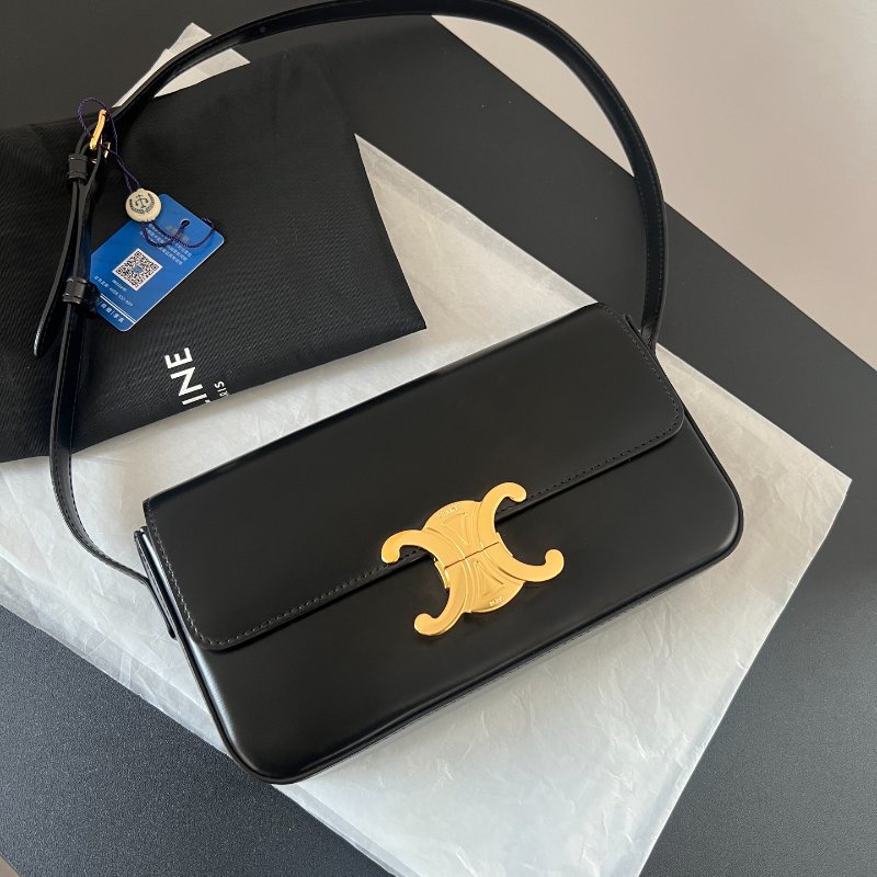 (🌷國外現貨)🏷Celine 賽琳．Triomphe 凱旋門腋下包-0