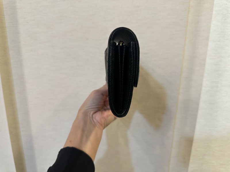 Chanel 黑荔枝皮金釦下蓋內零錢袋12卡長夾AP0241-2