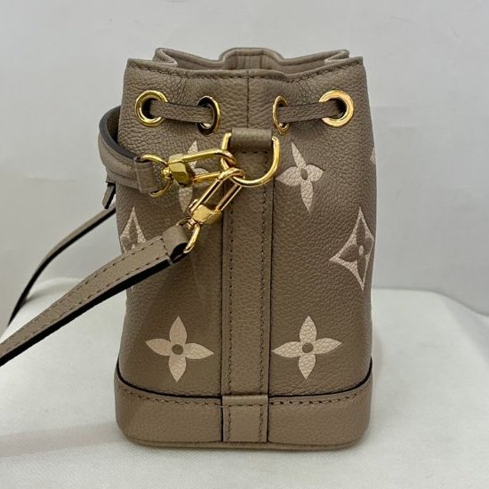 LV 斑鳩灰牛皮壓紋 NANO水桶包-3