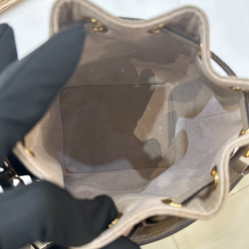 LV 斑鳩灰牛皮壓紋 NANO水桶包-7