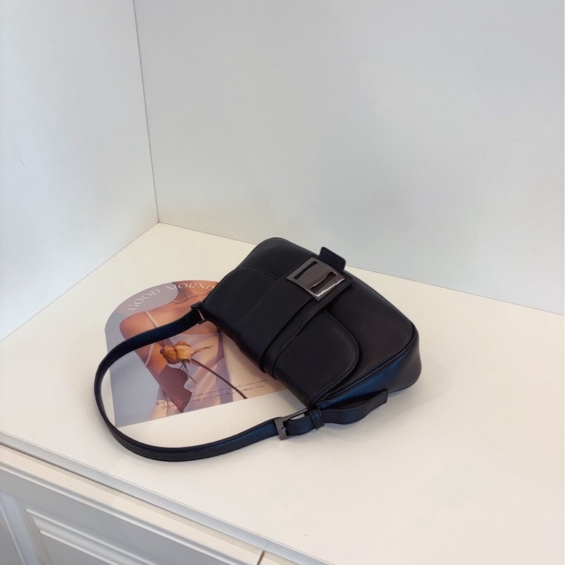 【97新🆕】Ferragamo  so black 全皮單肩hobo 法棍腋下包-5