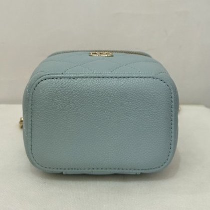 CHANEL 淺藍牛皮金釦化妝盒 MINI-4