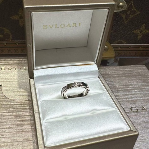 Bvlgari 宝格丽Serpenti viper系列 蛇骨白金半钻拼灰贝母戒指48码，2019年购入