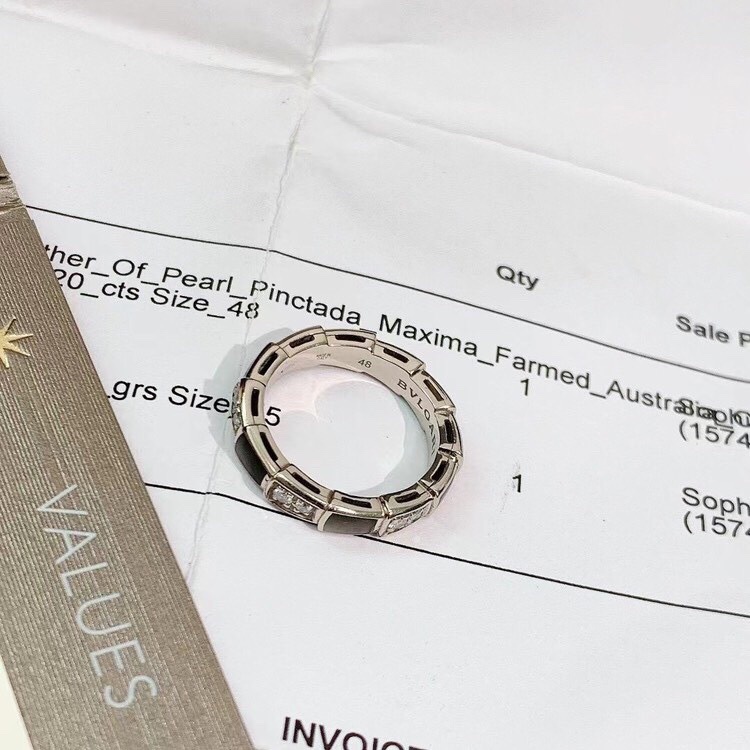 Bvlgari 宝格丽Serpenti viper系列 蛇骨白金半钻拼灰贝母戒指48码,2019年购入-3