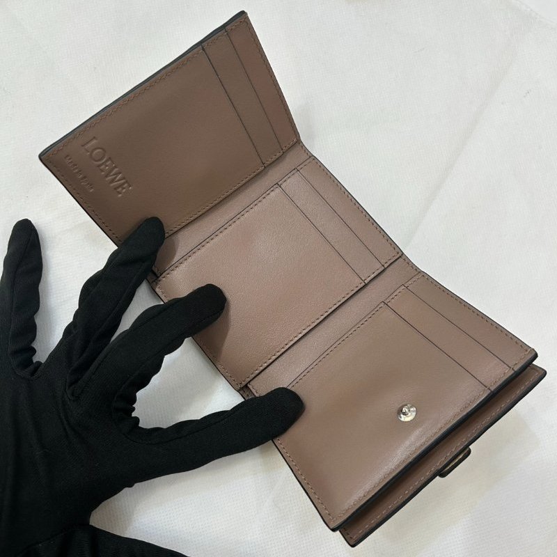 LOEWE 米*黃拚色雙面釦式短夾-7