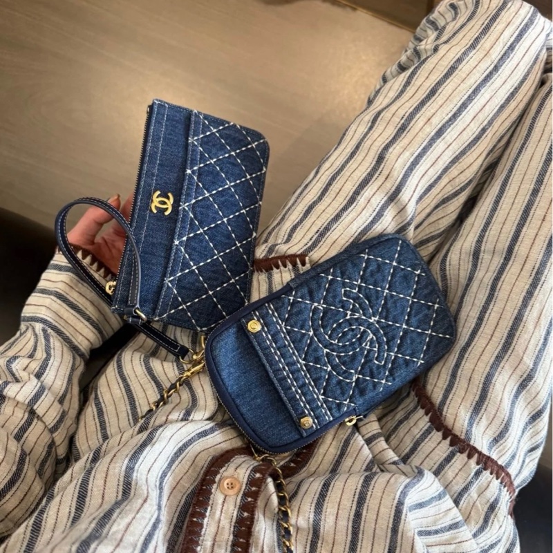 【閒置🆕】Chanel 牛仔丹寧外縫線雙子星 竪版手機鏈條包-5