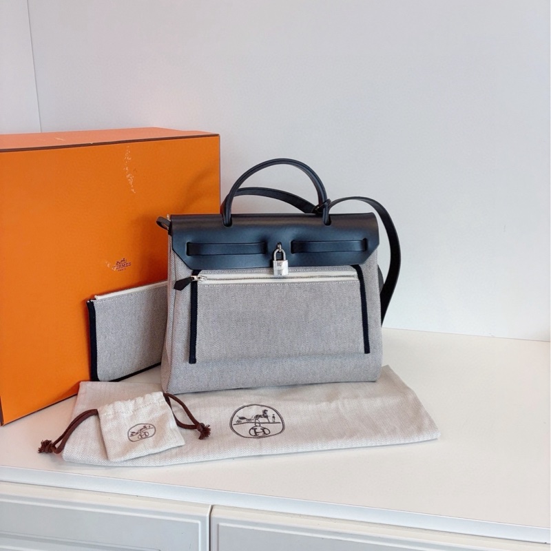 【99新閒置局部帶膜🆕】Hermes 限量🦄黑色銀扣 飛馬塗鴉Herbag 手提單肩包-1