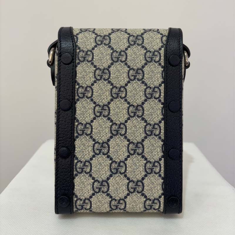 Gucci藍PVC 1955掀蓋直式手機包-1