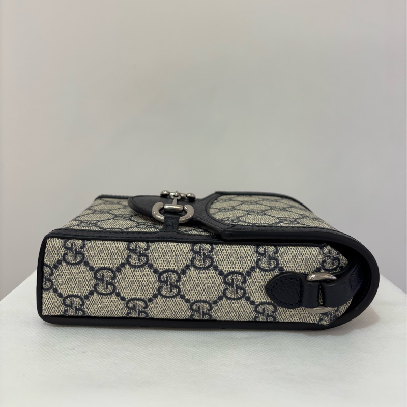 Gucci藍PVC 1955掀蓋直式手機包-2