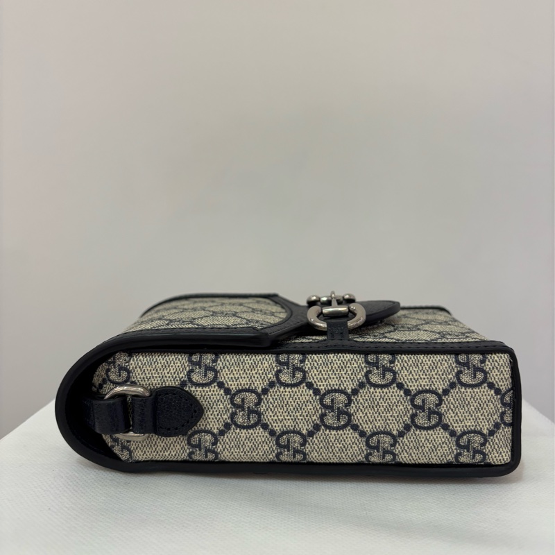 Gucci藍PVC 1955掀蓋直式手機包-3