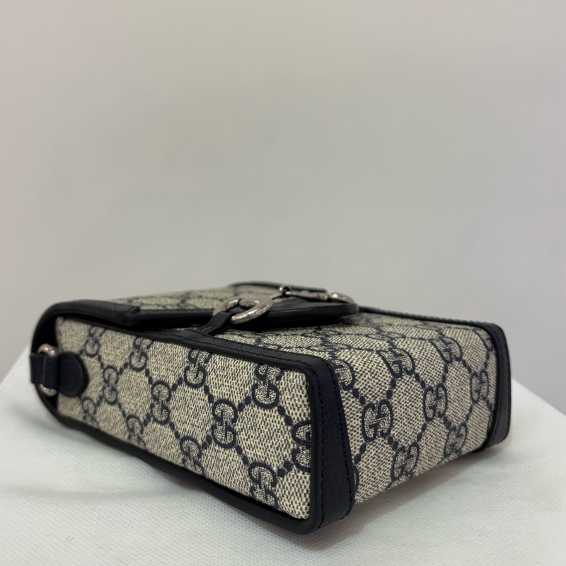 Gucci藍PVC 1955掀蓋直式手機包-6