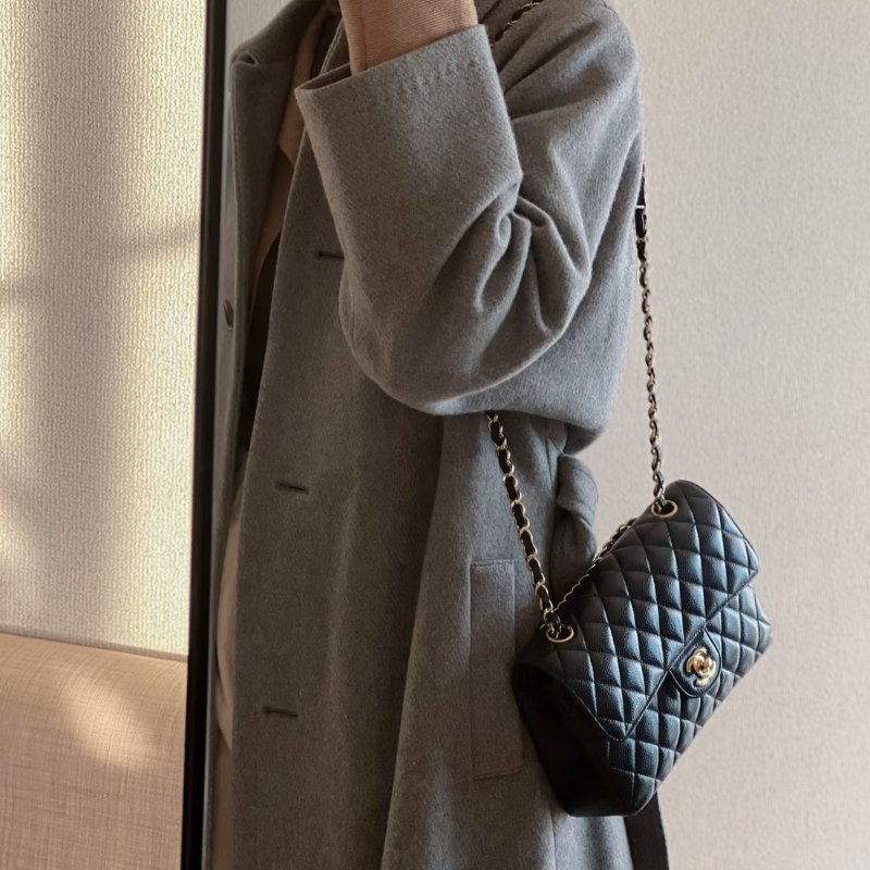 CHANEL 經典口蓋包 CF23 - 粒面牛皮黑金-1