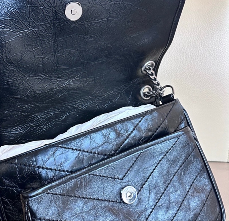 【全🆕】SAINT LAURENT YSL Niki 黑鏈黑標Logo復古褶皺 牛皮革 流浪包斜挎單肩包 中號-4