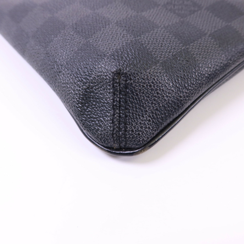 LOUIS VUITTON Damier Graphite Thomas銀扣肩背袋-12