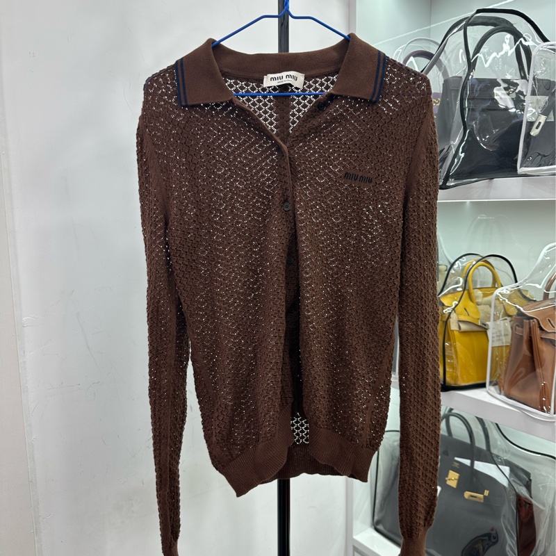 Miumiu 繆繆25ss可可棕色翻領絲鏤空開襟衫 38碼-0