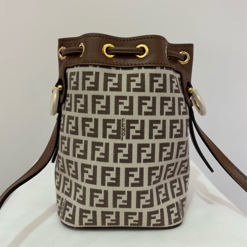 FENDI咖邊帆布Logo小水桶包-2