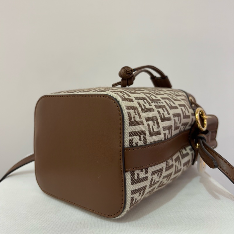 FENDI咖邊帆布Logo小水桶包-5