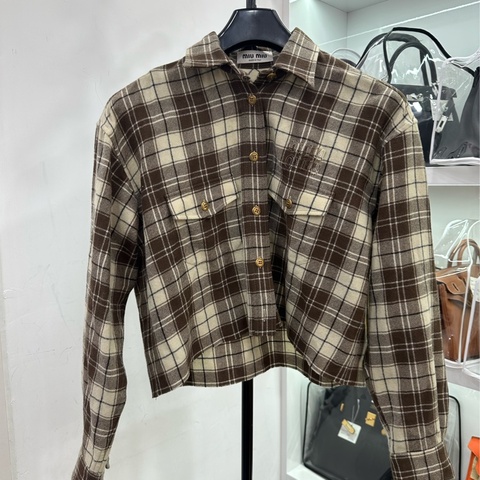 MiuMiu繆繆羊毛格紋襯衫外套 36碼 尺寸it36，肩寬52，胸圍118，衣長52，袖長55