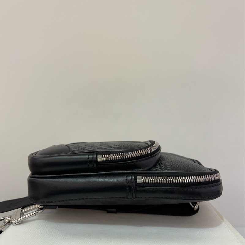 LV黑灰大棋盤格AMAZONE 單肩包-3