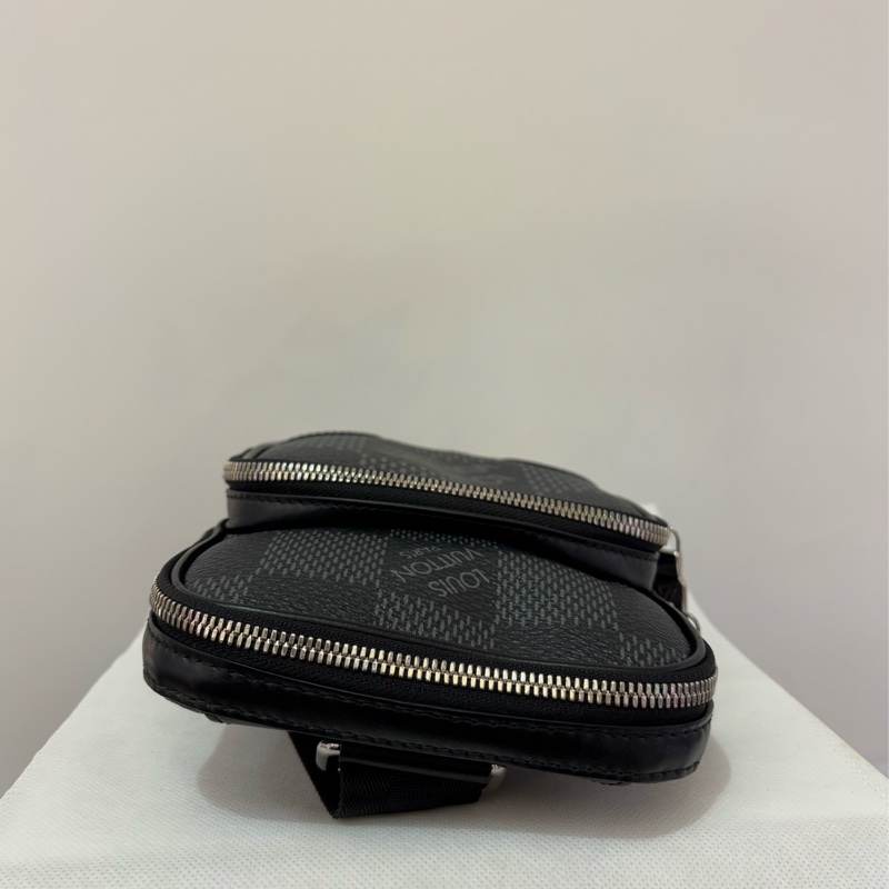 LV黑灰大棋盤格AMAZONE 單肩包-4