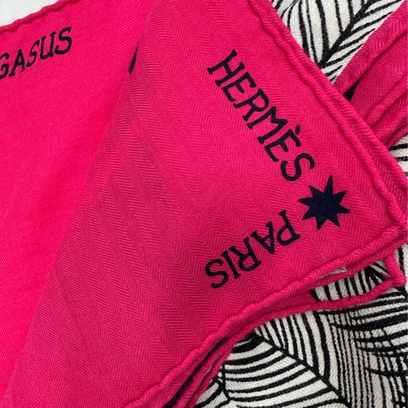 Hermes 愛馬仕稀有中古收藏款絲巾 斑紋飛馬 140✖️140cm 羊絨材質-2