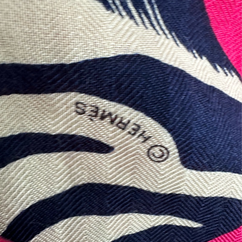 Hermes 愛馬仕稀有中古收藏款絲巾 斑紋飛馬 140✖️140cm 羊絨材質-4