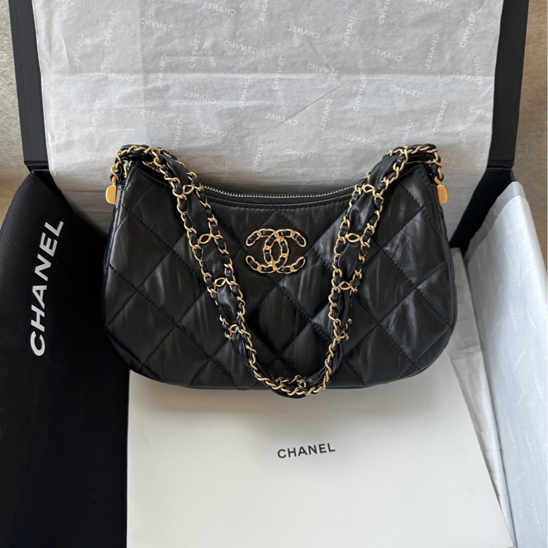 【配件：防塵袋 99新💕】Chanel 23K hobo 大號 19bag系列 寬鏈條黑金 黑色 金扣 牛皮 手提 單肩 腋下-0