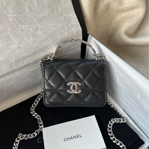 【配件：防塵袋、保卡 99新💕】Chanel 22S mini woc 黑銀 黑色 銀扣 琺瑯 手柄 小廢包 荔枝牛皮 手提 單肩 斜挎