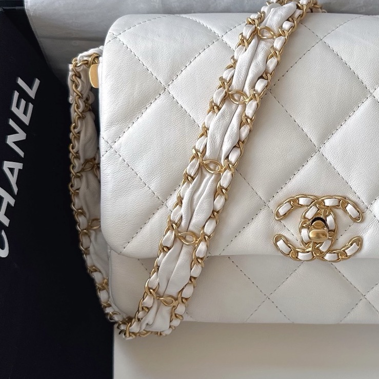 〔配件:防塵袋 99新💕】Chanel 23k hobo 19bag系列 寬鏈條豆腐包 白金 白色 金扣 褶皺牛皮 單肩 斜挎-2